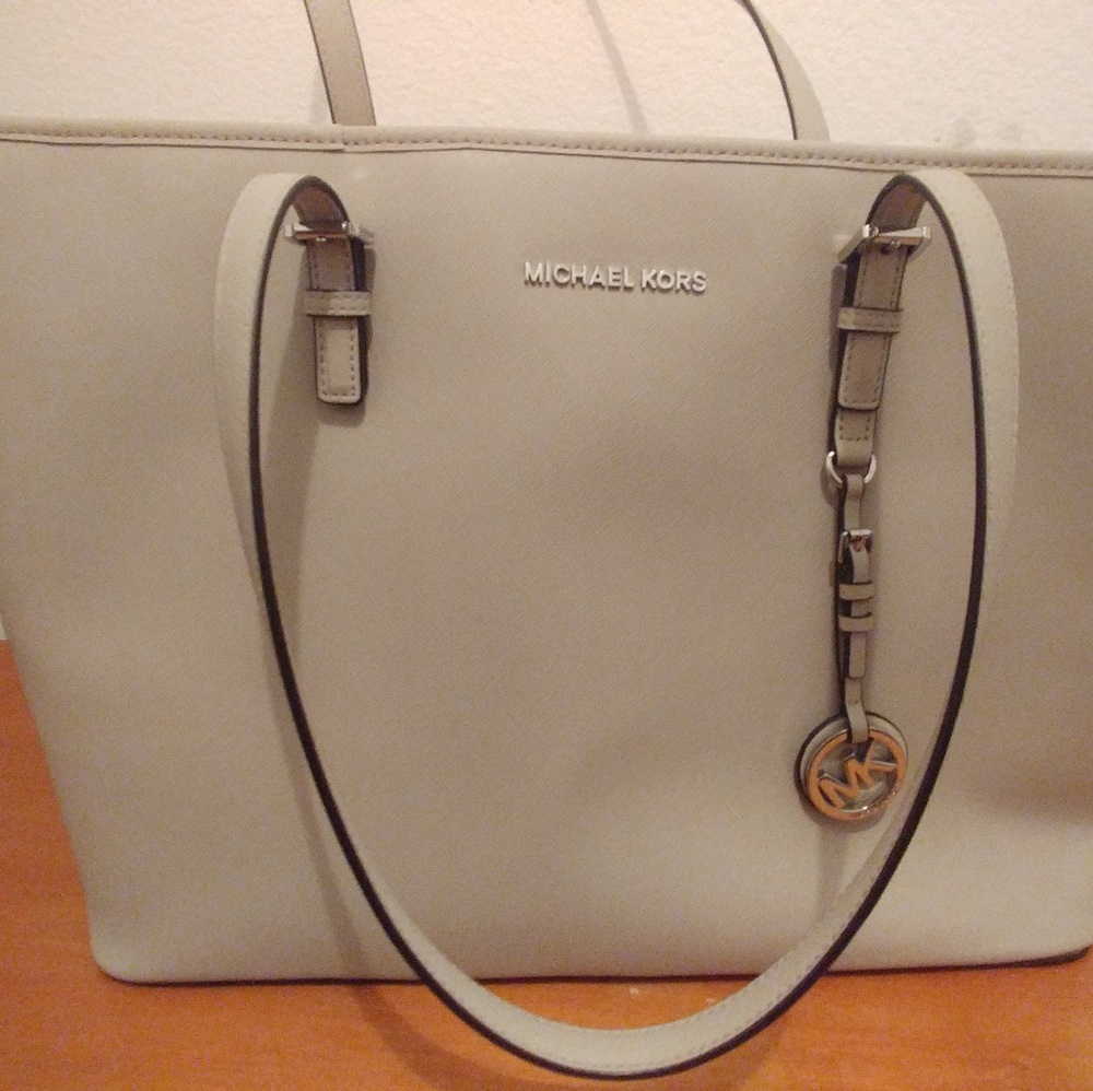 Michael Kors Jet Set Saffiano Leather Tote Bag